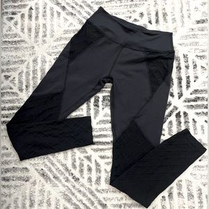 Beyond Yoga Quilted Leggings EUC size S